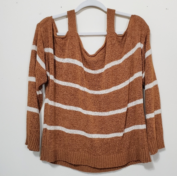 *SOLD Fashion Nova Mustard Cold Shoulder TopLarge - Picture 5 of 6